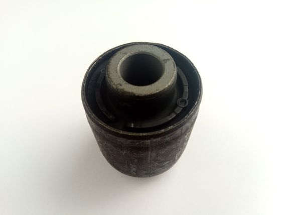 Сайлентблок задньої сапфи Hyundai/KIA, MOBIS (552572P000) (55257-2P000) | Зображення 2