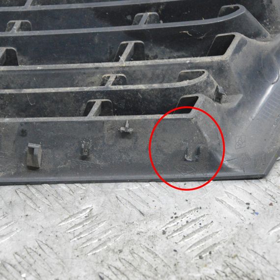 Решітка бампера права Renault Scenic II 2006-2009 Решітка радіатора права Рено Сценік 2 PO009509 | Зображення 2