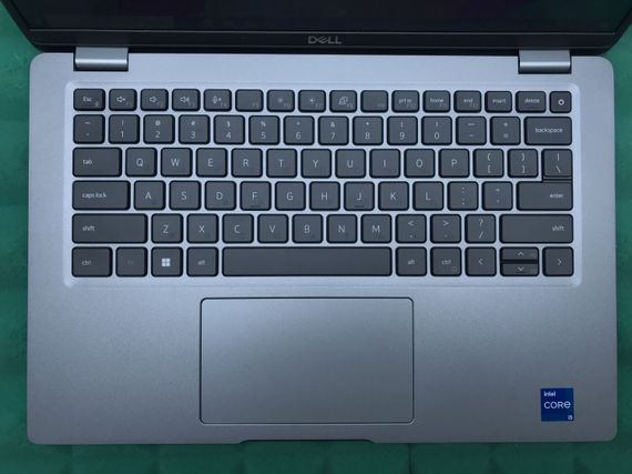 Ультрабук Б-класс Dell Latitude 5420 / 14" (1366x768) TN / Intel Core i5-1135G7 (4 (8) ядра по 2.4 - 4.2 GHz) / 16 GB DDR4 / 256 GB SSD M.2 / Intel Iris Xe Graphics / WebCam / USB 3.2 / HDMI / Windows 10 б/у | Зображення 3