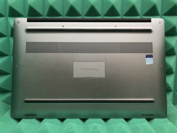 Ноутбук Б-класс Dell Precision 5520 / 15.6" IPS / Core i5-7440HQ (4 ядра по 2.8-3.8GHz) / 16GB DDR4 / 256GB SSD M.2 / HD Graphics 630 / WebCam / HDMI / Win 10 б/у | Зображення 6