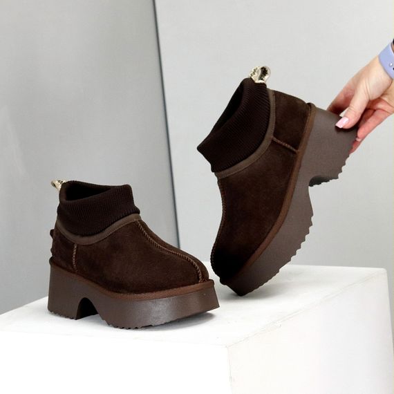Модні замшеві уггі з манжетом на товстій підошві колір Шоколад | Зображення 1