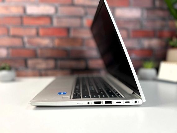 Ультрабук Б-клас HP ProBook 440 G10 / 14" (1920x1080) IPS / Intel Core i3-1315U (6 (8) ядер по 1.2 - 4.5 GHz) / 8 GB DDR4 / 256 GB SSD / Intel UHD Graphics / WebCam б/в + Подарунок Бездротова USB-миша | Зображення 6