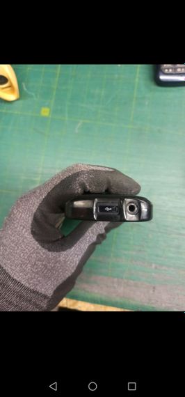 Кнопковий телефон Samsung S5611 gold бу | Зображення 4