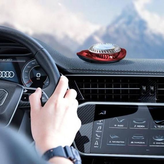 Ароматизатор автомобильный на солнечной батарее с номерной табличкой True Paradise Красный