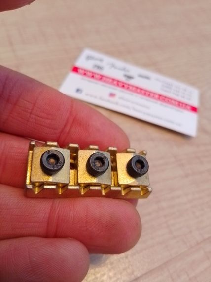 Топлок для электрогитары Top lock Top-lock держатель струн верхний порожек ПОЗОЛОЧЕНЫЙ | Зображення 6