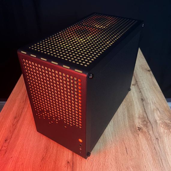 Збірка на замовлення: ігровий ПК Jonsbo Z20 Black/Orange Tower / AMD Ryzen 7 7700 (8 (16) ядер по 3,8 - 5,3 ГГц) / 32 ГБ DDR5 / 1000 ГБ SSD M.2 / AMD Radeon RX 9070 XT, 16 GB GDDR6, 256-bit / 750W | Зображення 5