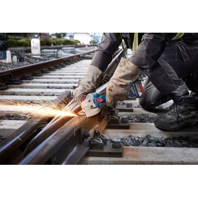 Шлифовальная машина Bosch GWS 18V-11 125мм, 18В, 2x5Ah, 0-9000об/мин, 1.7кг, кейс (0.601.9N4.103) | Зображення 6