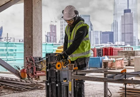 Акумуляторна болгарка DeWalt з АКБ та ЗП DCG418X2 | Зображення 2