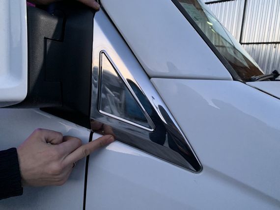 Накладка возле зеркал (2 шт, нерж) OmsaLine - Итальянская нержавейка для Volkswagen Crafter 2006-2017 гг | Зображення 3