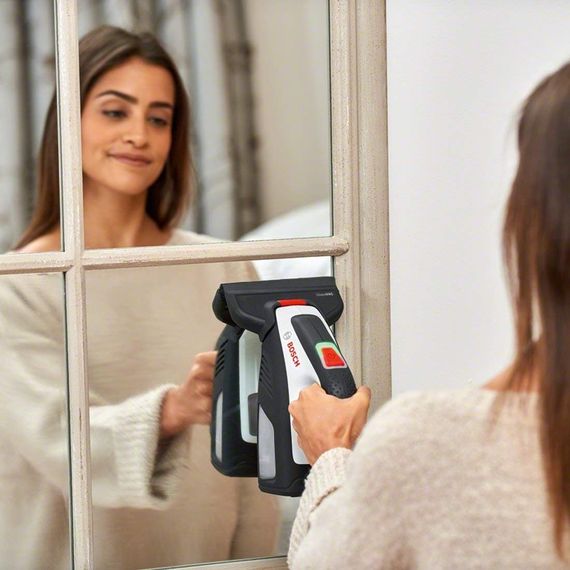 Пылесос для мытья окон Bosch GlassVAC, аккумуляторный, 3.6 В*2 Ач, контейнер 0.1Л, 0.7кг, +насадки и пульв. (0.600.8B7.000) | Зображення 3