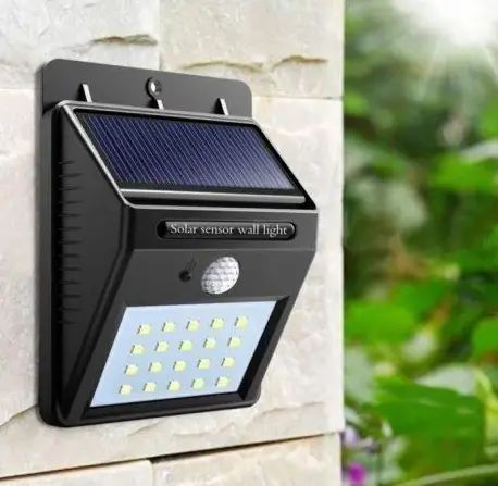 Вуличний світильник на сонячній батареї із датчиком руху Ever Brite | Зображення 1