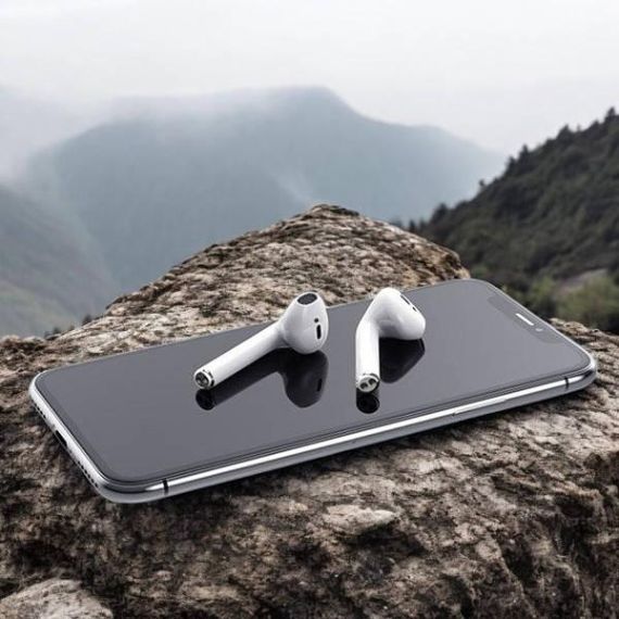 Беспроводные сенсорные bluetooth-наушники i18 c кейсом