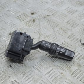 Перемикач підрульовий правий Mazda 3 BK 2003-2009 Перемикач двірників Мазда 3 17D682