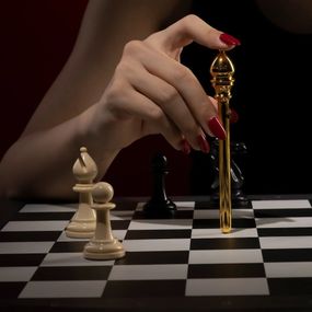 Мини-вибратор Bishop из коллекции UPKO ,, Шахматы,, золотой sexstyle