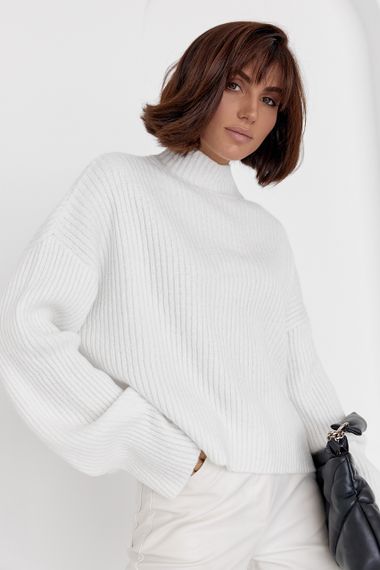 Однотонный женский свитер oversize фасона молочный цвет M | Зображення 4