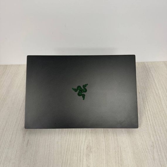 Игровой ноутбук Razer Blade 15 RZ09-0409 / 15.6" (2560x1440) IPS / Intel Core i7-11800H (8 (16) ядер по 2.3 - 4.6 GHz) / 16 GB DDR4 / 1000 GB SSD NVMe / nVidia GeForce RTX 3070, 8 GB GDDR6, 256-bit / WebCam б/у | Зображення 5