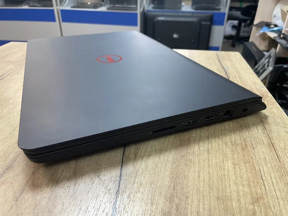 Ноутбук  Dell Inspiron 5577 15.6  FHD core i7 7700HQ/8gb/256Gb SSD/GTX 1050-4gb | Зображення 5