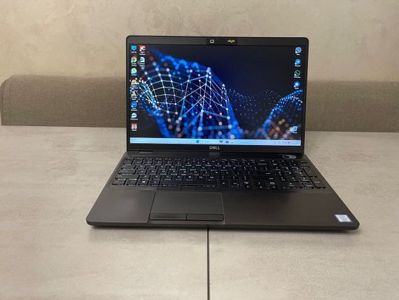 Ноутбук Dell Latitude 5501 / 15.6" (1920x1080) IPS / Intel Core i7-9850H (6 (12) ядер по 2.6 - 4.6 GHz) / 16 GB DDR4 / 512 GB SSD M.2 / Intel UHD Graphics 630 / WebCam / Fingerprint б/у + Подарок Проводная мышь / USB | Зображення 1