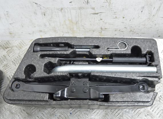 Ящик з інструментами Volkswagen Golf VII 2012-2020 Ремкомплект Фольксваген Гольф 7 5G0012115S | Зображення 1