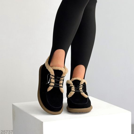 Стильные зимние низкие замшевые черные ботинки с бежевой опушкой | Зображення 6
