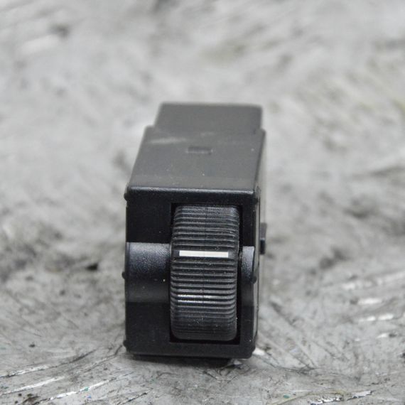 Кнопка коректора фар Mitsubishi Carisma 1995-2004 Регулятор коректора фар Мітсубісі Каризма MR114337