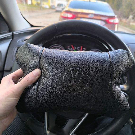 Набор кожаных подушек 2шт - Volkswagen на подголовник в машину, SN-593 Автомобильная подушка | Зображення 7