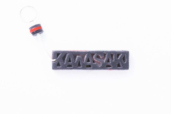 Брелок каучук   (серо-красный)   KAWASAKI   AS