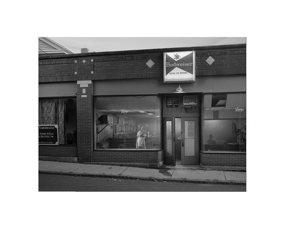 Книги знаменитых фотографов Gregory Crewdson: Eveningside легендарные фотографы современности Грегори Крюдсон | Зображення 2