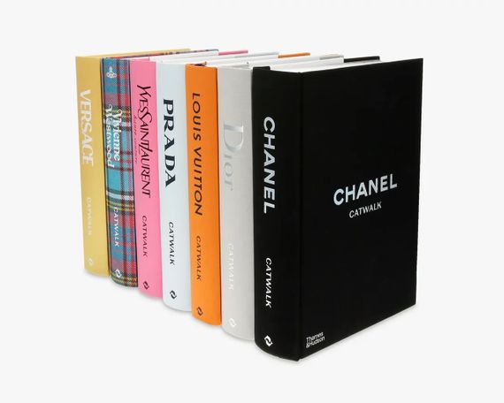 Книга про модний Дім Ів Сен-Лоран Yves Saint Laurent Catwalk: The Complete Haute Couture Collections | Зображення 8
