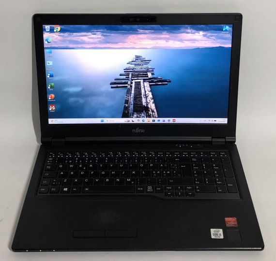 Ноутбук Fujitsu LifeBook E5510 / 15.6" (1920x1080) IPS / Intel Core i5-10210U (4 (8) ядра по 1.6 - 4.2 GHz) / 8 GB DDR4 / 256 GB SSD / Intel UHD Graphics / WebCam / Win 11 Pro б/в + Подарунок Флеш-накопичувач Kingston DataTraveler Exodia S 64 ГБ | Зображення 1