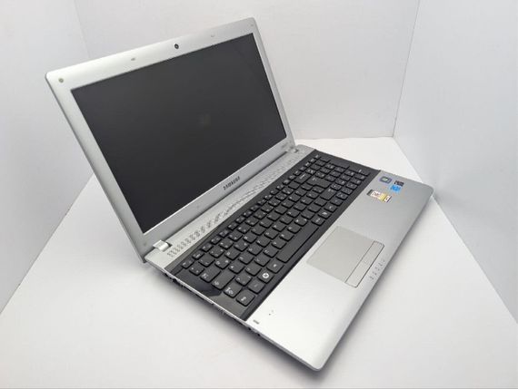 Ноутбук Samsung RV515 / 15.6" (1366x768) TN / AMD E-450 (2 ядра по 1.65 GHz) / 8 GB DDR3 / 500 GB HDD / AMD Radeon HD 6470M, 1 GB GDDR3, 64-bit / WebCam б/у | Зображення 5