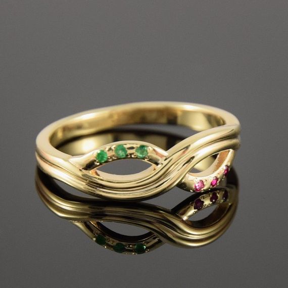 Кольцо из желтого золота с изумрудами и рубинами 20 | Зображення 2