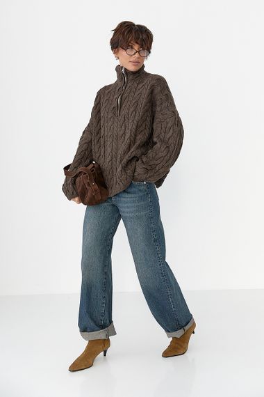 Теплий светр в косички вільного фасону - коричневий цвет, ONE SIZE (є розміри) | Зображення 2