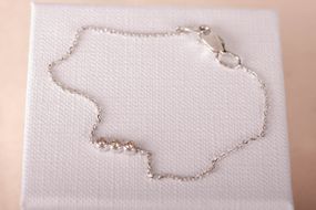 Женский браслет из белого золота с бриллиантами 165, 1.6