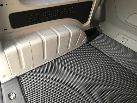 Килимок багажника V1 MAXI (EVA, чорний) для Volkswagen Caddy 2015-2020 рр | Зображення 2
