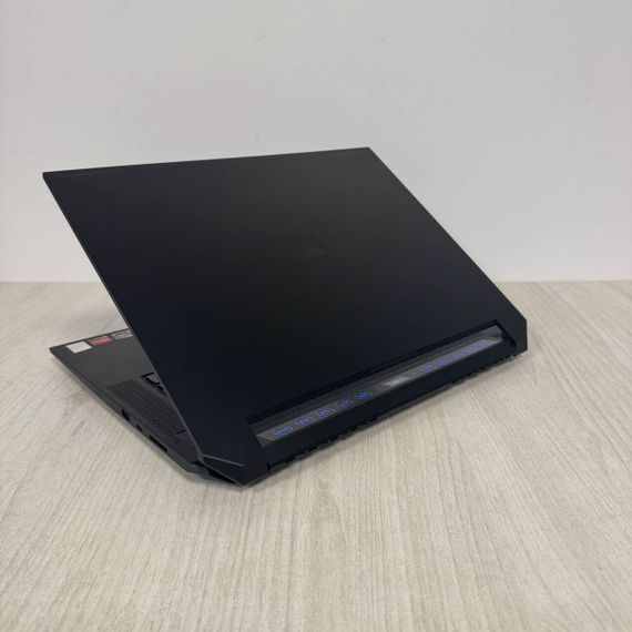 Игровой ноутбук Corsair Voyager A1600 / 16" (2560x1600) IPS / AMD Ryzen 9 6900HS (8 (16) ядер по 3.3 - 4.9 GHz) / 16 GB DDR5 / 512 GB SSD / AMD Radeon RX 6800M, 12 GB GDDR6, 192-bit / WebCam б/у | Зображення 7