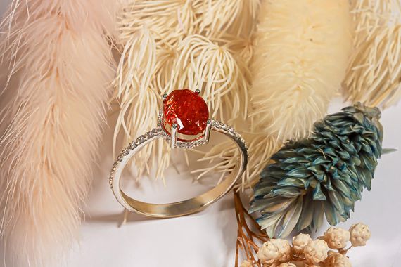 Кольцо из родированого серебра с солнечным камнем 18 | Зображення 3