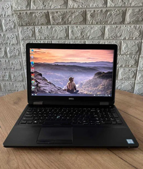 Ноутбук Dell Latitude 5570 15,6" HD i7 6600U 8Gb SSD 256Gb Radeon R7 M360 Б/В