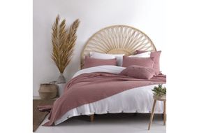 Покрывало с наволочками Limasso 240×260 см. Ambiance Грязно-розовый