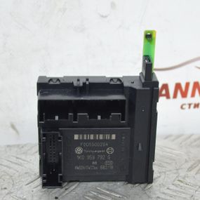 Блок правого переднього склопідйомника Volkswagen Passat B6 Golf V Блок керування склом Фольксваген Пасат Б6 Гольф 5 1K0959792G