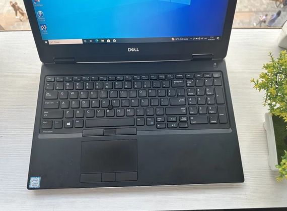 Ноутбук Dell 7530 15.6" 4k IPS Sharp 32/1000 SSD i7 8Gen + Nvidia 4gb Б/У | Зображення 1