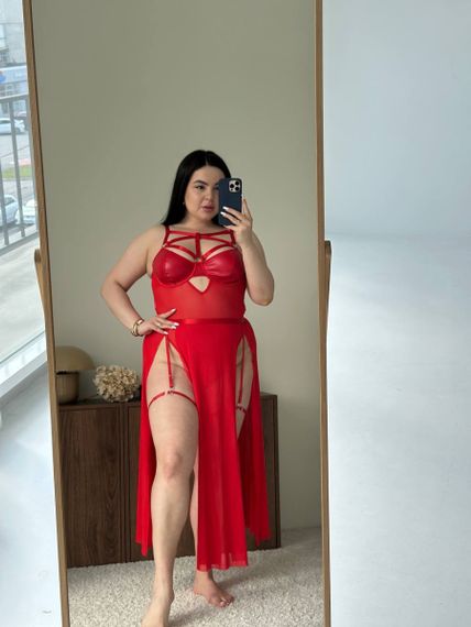 Еротичний боді PLUS SIZE зі спідничкою та шкіряними вставками на грудях червоний | Зображення 4