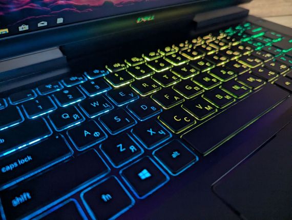Игровой ноутбук Б-класс Dell G7 7500 / 15.6" (1920x1080) IPS / Intel Core i7-10750H (6 (12) ядер по 2.6 - 5.0 GHz) / 16 GB DDR4 / 1000 GB SSD / nVidia GeForce RTX 2060, 6 GB GDDR6, 192-bit / WebCam / Windows 10 б/у + Подарок Беспроводная мышь / USB | Зображення 7