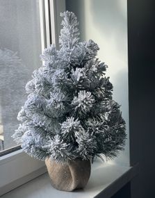 Ёлочка Classic в мешковине 50 см заснеженная