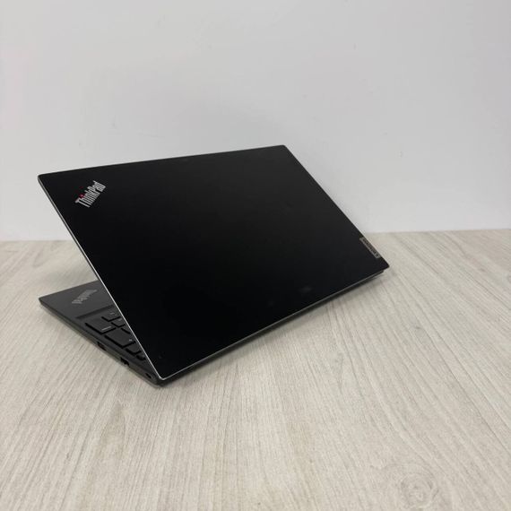 Ультрабук Б-класс Lenovo ThinkPad E15 Gen 2 / 15.6" (1920x1080) IPS / Intel Core i5-1135G7 (4 (8) ядра по 2.4 - 4.2 GHz) / 8 GB DDR4 / 256 GB SSD / Intel Iris Xe Graphics / WebCam б/у | Зображення 4