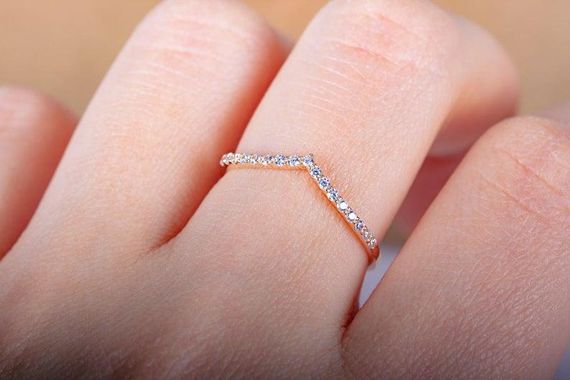 Кольцо из красного золота с фианитами 21.5 | Зображення 2