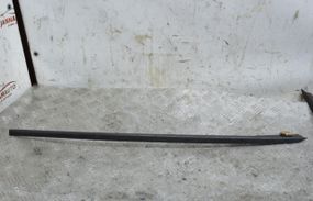 Молдинг скла передній правий Volkswagen Golf VII 2012-2020 накладка лобового скла Фольксваген 5G0854328A