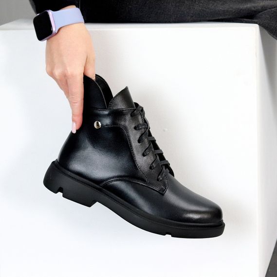 Стильні шкіряні зимові чорні черевики низький хід в асортименті 38