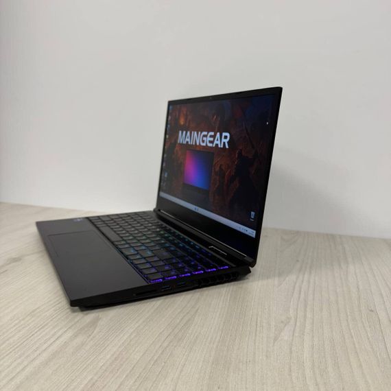 Ігровий ноутбук Б-класу Maingear Vector Pro 2 MG-VCP2-15I3070T / 15,6" (2560x1440) IPS / Intel Core i9-12900H (14 (20) ядер по 3,8 - 5,0 ГГц) / 16 ГБ DDR5 / 512 ГБ SSD NVMe / nVidia GeForce RTX 3070 Ti, 8 ГБ GDDR6, 256-біт / WebCam б/в | Зображення 4