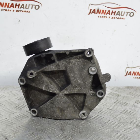 Кронштейн кондиціонера 1.9 CDTI Opel Astra H III кріплення Опель Астра 55191339